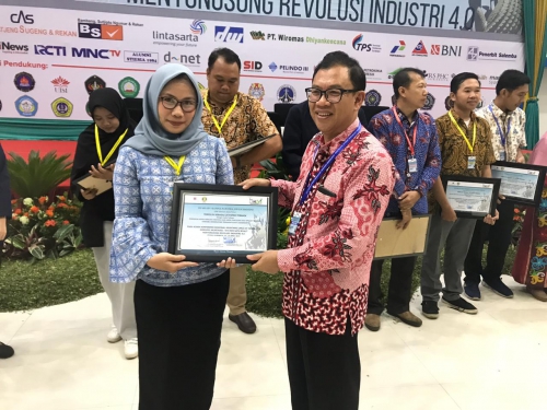 Dua Mahasiswa Akuntansi FEB UPN “Veteran” Jawa Timur Meraih Penghargaan 20 Best Paper  Dalam Konferensi Regional Akuntansi VI Di Surabaya
